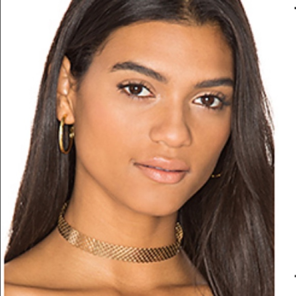 REVOLVE ✨ Gold choker